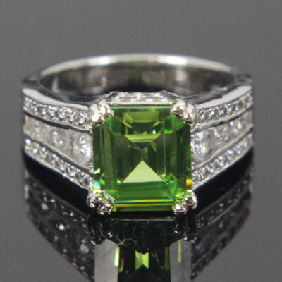 Sterling Silver Emerald Cubic Zirconia Size 8.5