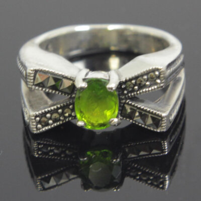Sterling Silver Peridot CZ Oval Ring Size 8.5