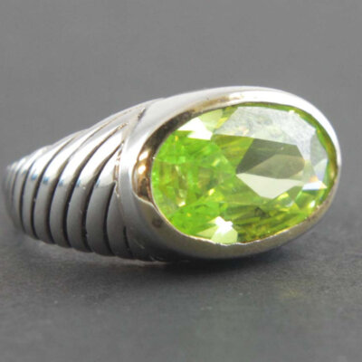 Sterling Silver Peridot Ring Size 8.5