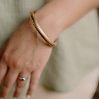 8mm Tube Metal Bangle in Gold