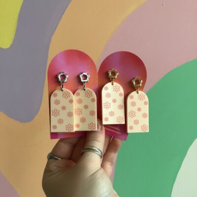 Spring Daisy Arch Earrings