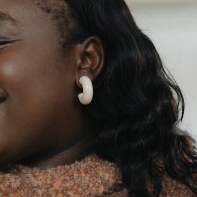 Color Coat Thick Hoops in Natural
