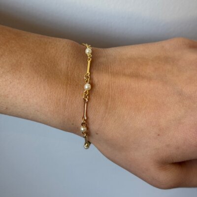 Gold Pearl Linked Bracelet