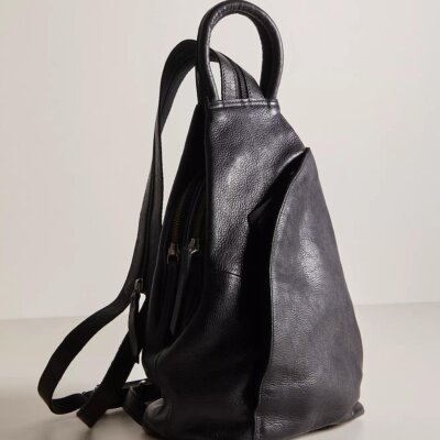 Soho Convertible Sling Bag- Black