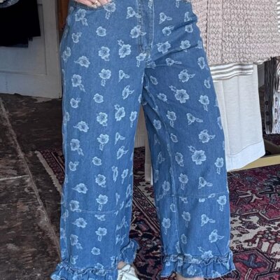 Fresh Cut Floral Cropped Jeans