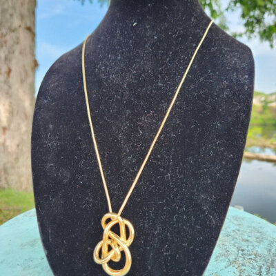 Geometric Knot Pendant Necklace- Gold