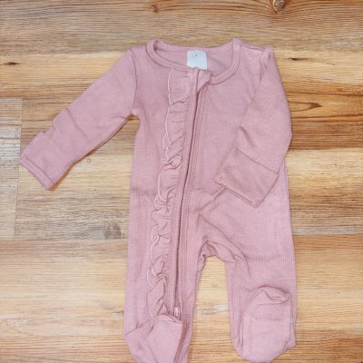 Ribbed Mauve Ruffle Footie
