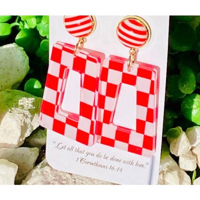 Retro Checkered Chic Acrylic
Dangle Earrings- Red & White