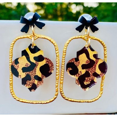 Yellow Gold Leopard Quatrefoil with Black Bow Studs